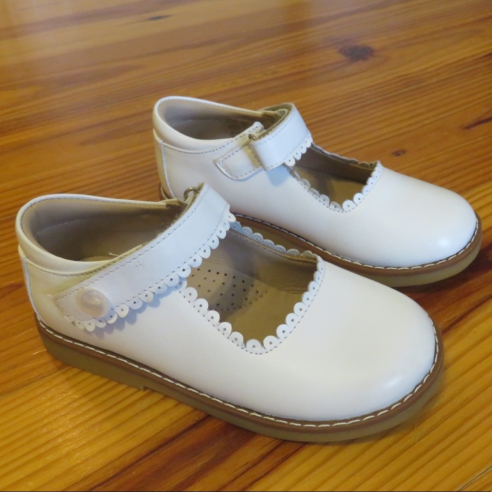 Elephantito White Toddler Mary Janes size 10